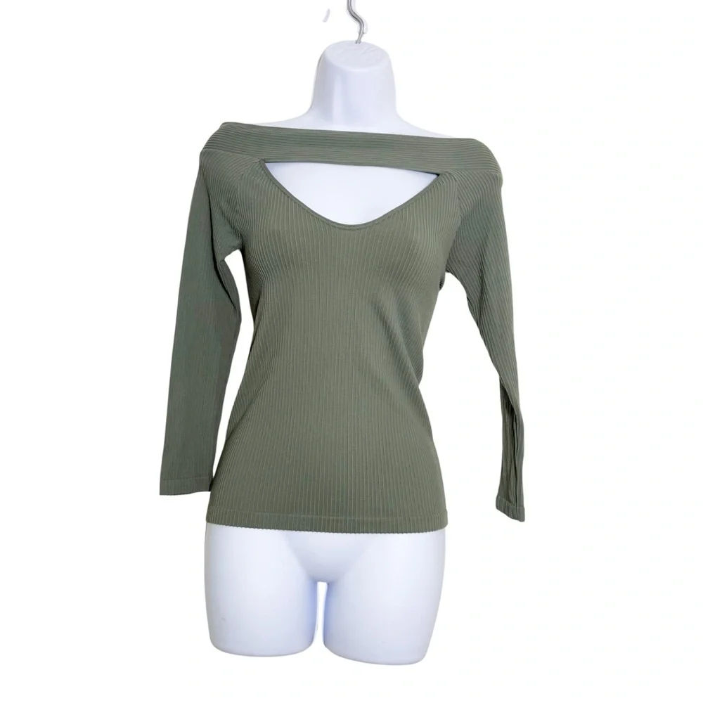 Free People Intimately Off The Shoulder Cut Out‎ Top size M/L